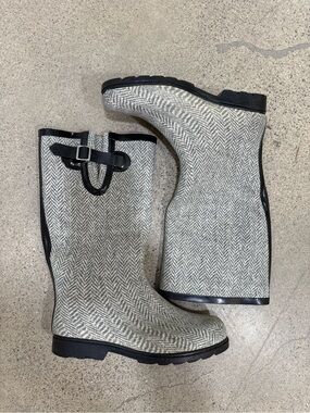 Nomad Herringbone Winter Rain Boots - Black and Cream Size 8